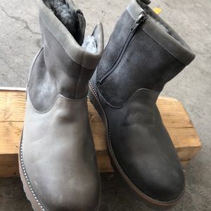 Men’s size 9 uggs